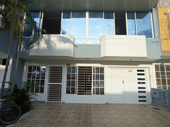 CASA BIFAMILIAR BARRIO VILLA CAMPESTRE