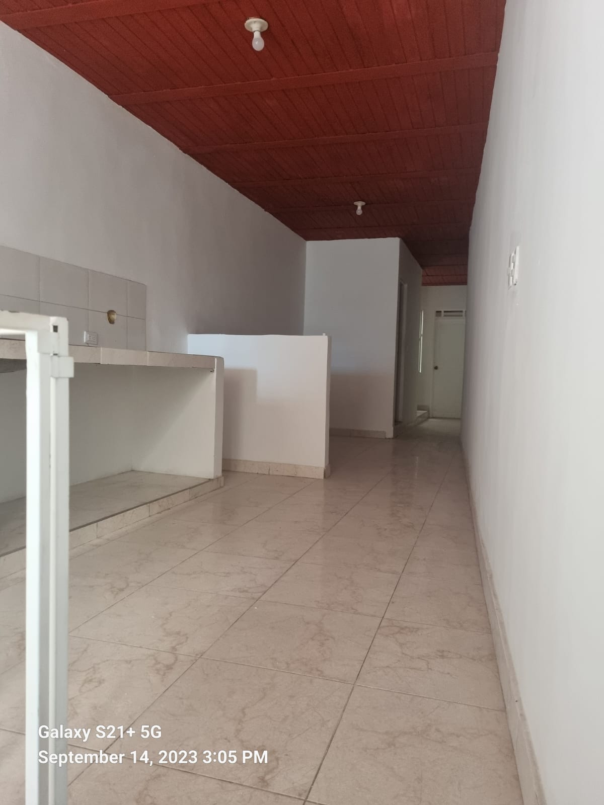 CASA BIFAMILIAR BARRIO ROJAS