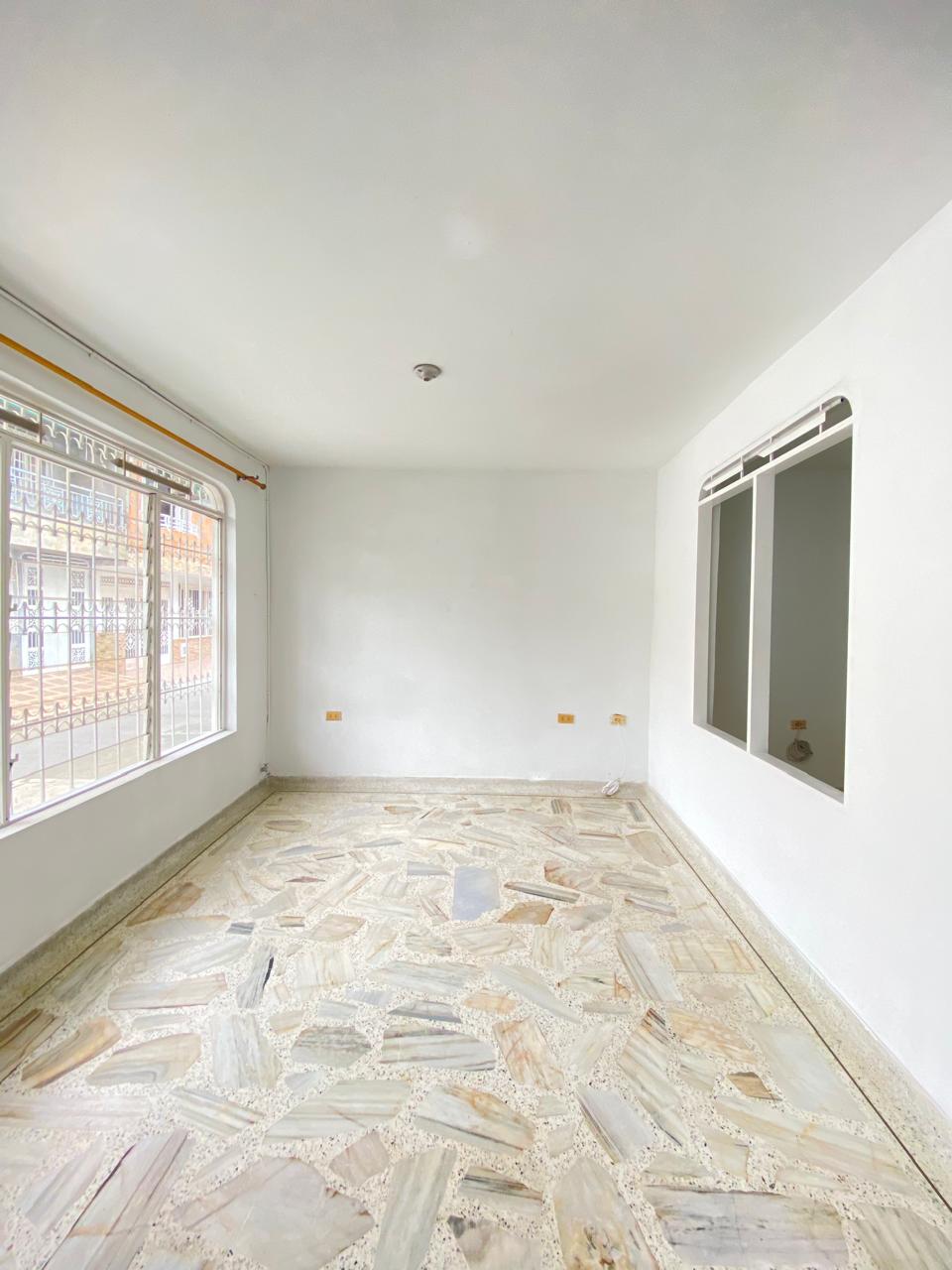 CASA BIFAMILIAR EL BOSQUE