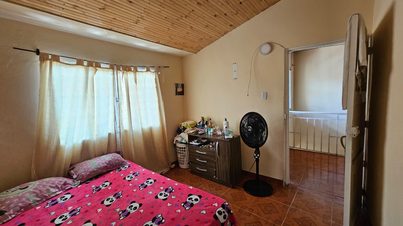 CASA BIFAMILIAR BARRIO SAN PEDRO CLAVER