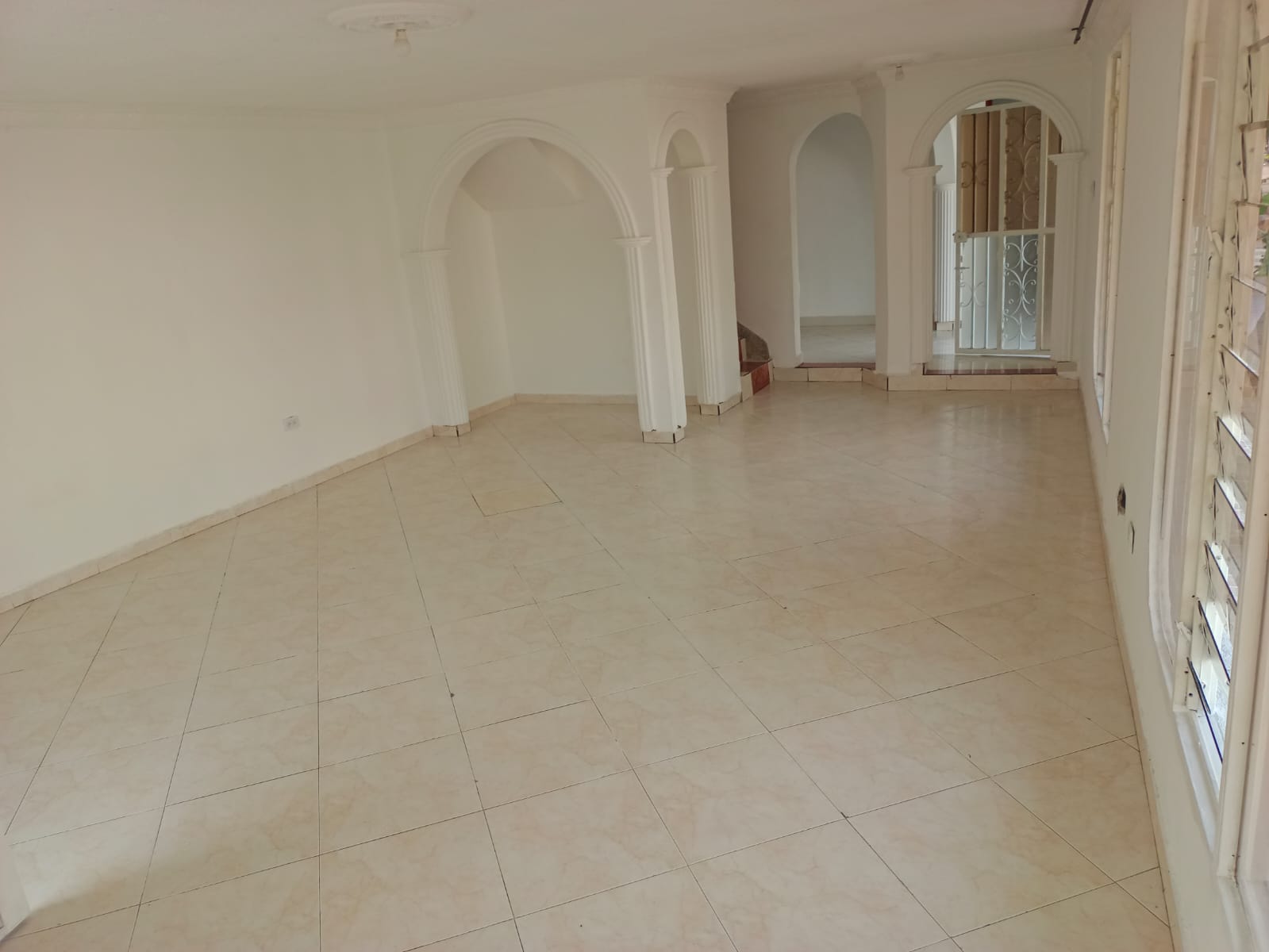 CASA ESQUINERA EL PRINCIPE
