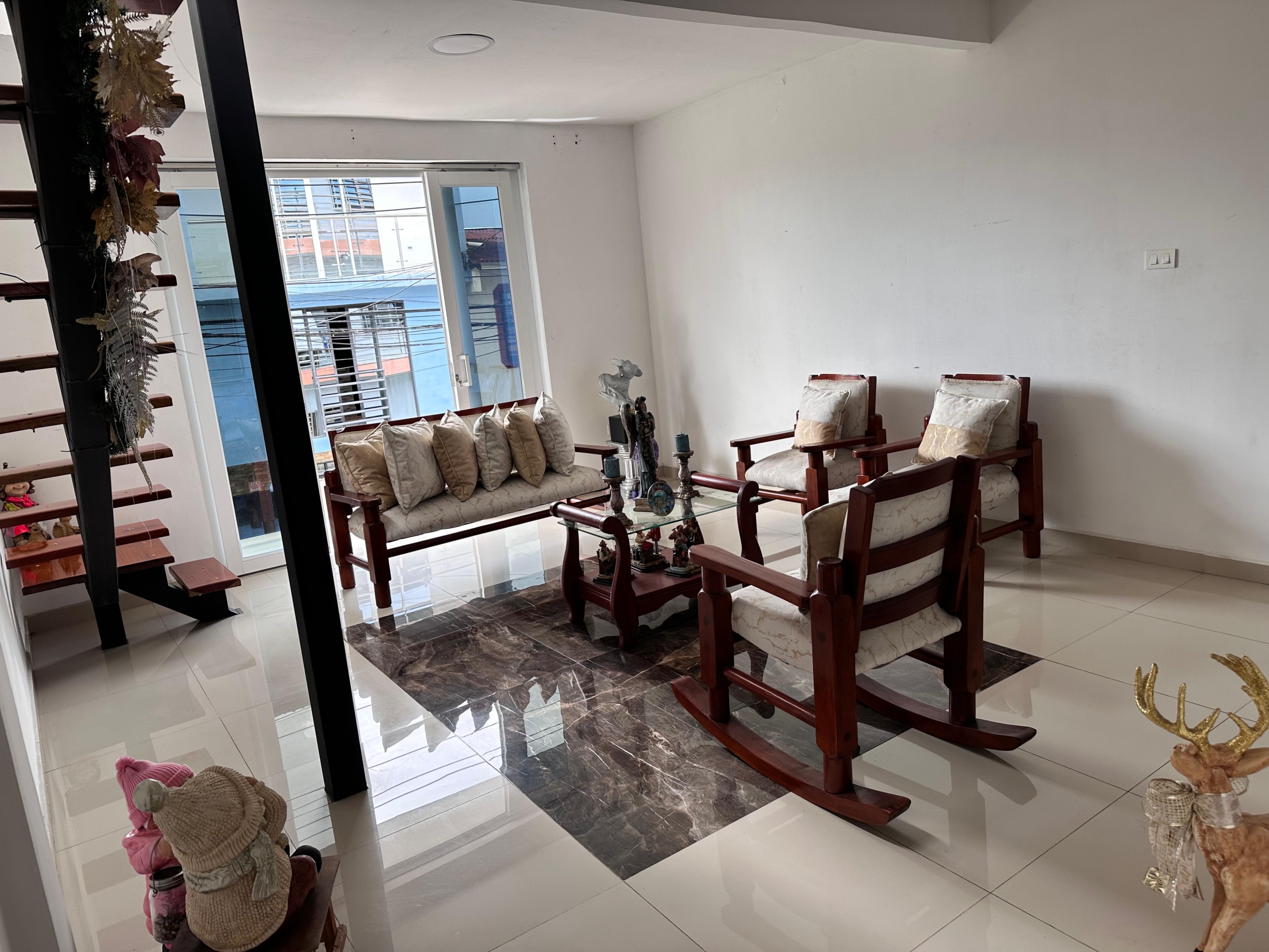 CASA UNIFAMILIAR BUGALAGRANDE EL OBRERO